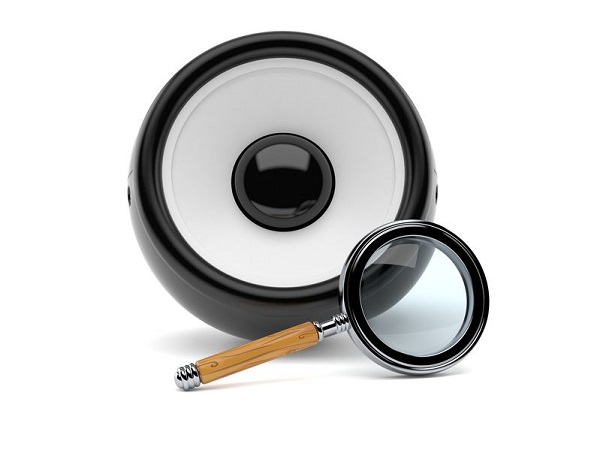 Audio speaker with magnifying glass